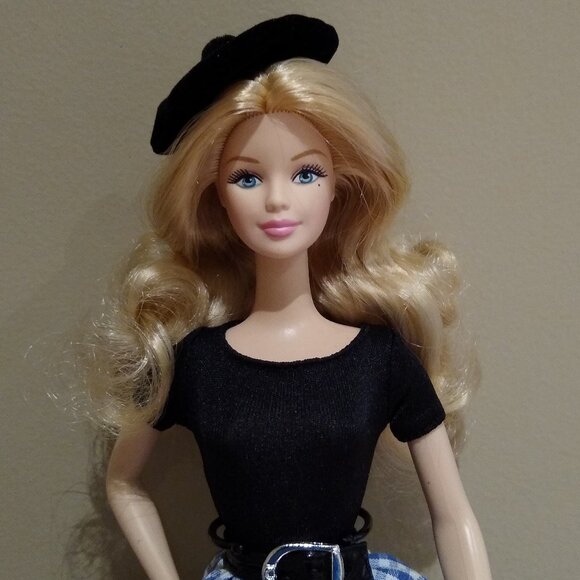 Mint 2012 Barbie Passport Dolls of the World – France - Picture 1 of 6